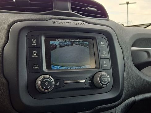 Used 2015 Jeep Renegade Latitude w/ Popular Equipment Group AWD/4WD image 12
