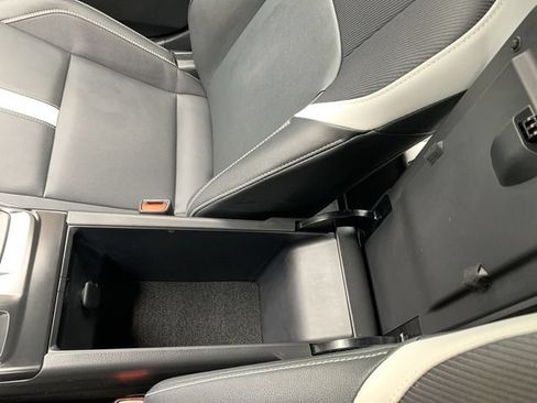 Used 2025 Toyota Camry SE FWD image 26