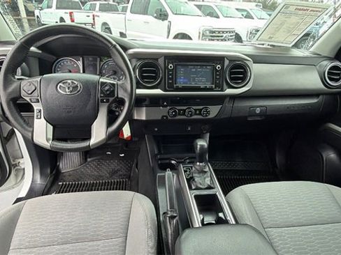 Used 2017 Toyota Tacoma SR5 image 18