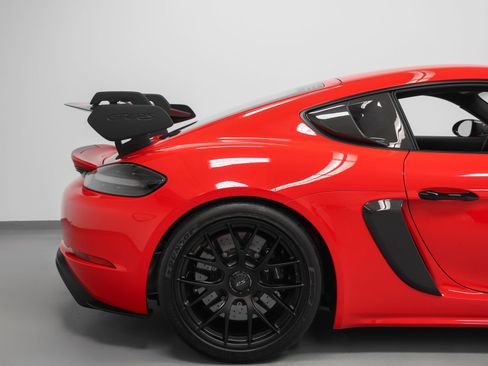 Used 2025 Porsche 718 Cayman GT4 RS RWD image 22