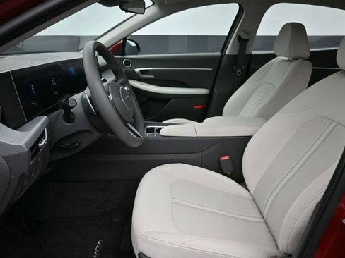 Used 2025 Hyundai Sonata SEL AWD/4WD image 10