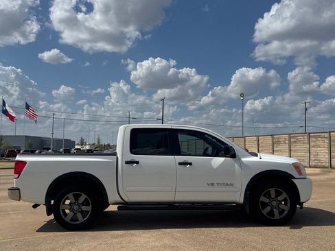 Used 2015 Nissan Titan SV w/ SV Value Truck Package RWD image 29