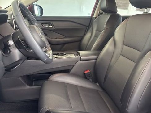 Certified 2024 Nissan Rogue SV w/ SV Premium Package FWD image 18