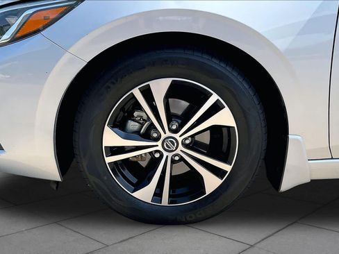 Used 2022 Nissan Sentra SV FWD image 11