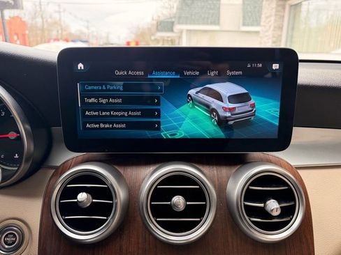 Used 2022 Mercedes-Benz GLC 300 4MATIC w/ Driver Assistance Package image 28