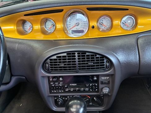 Used 2002 Chrysler Prowler RWD image 28