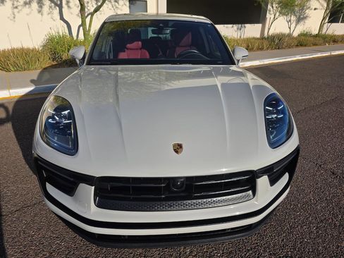 Used 2023 Porsche Macan AWD/4WD image 11