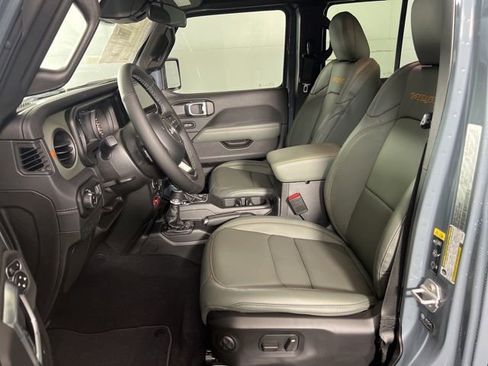 New 2026 Jeep Gladiator Mojave AWD/4WD image 9