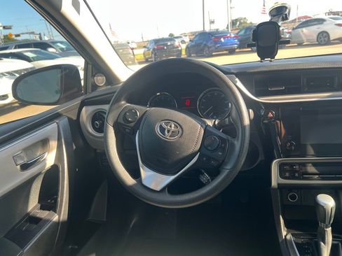 Used 2017 Toyota Corolla LE FWD image 16