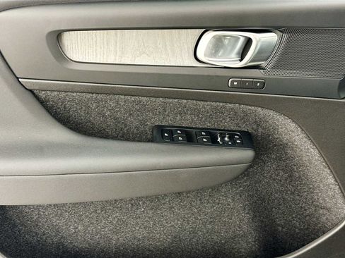 Used 2025 Volvo XC40 B5 Plus w/ Protection Package Premier image 14