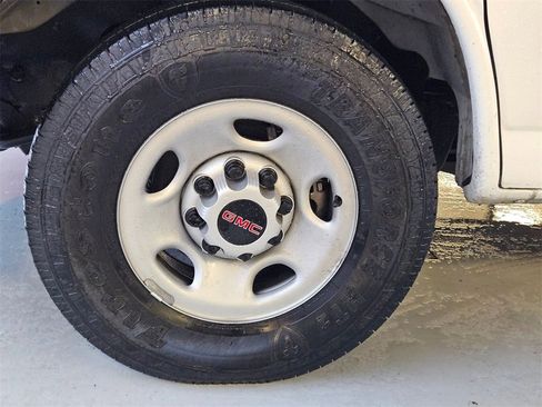 Used 2023 GMC Savana 3500 Work Van w/ Driver Convenience Package image 9