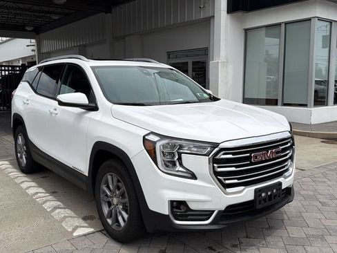 Used 2023 GMC Terrain SLT w/ Infotainment Package II AWD/4WD image 10