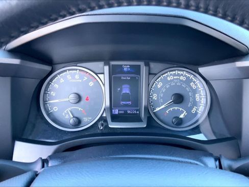 Used 2017 Toyota Tacoma TRD Sport w/ Tow Package (A/T) AWD/4WD image 25