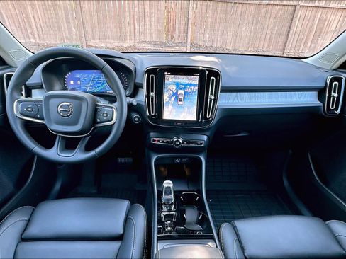 New 2026 Volvo XC40 B5 Plus w/ Climate Package AWD/4WD image 7