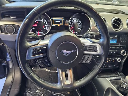 Used 2018 Ford Mustang GT RWD image 12