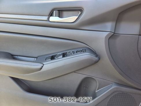 Used 2025 Nissan Altima 2.5 SV FWD image 28