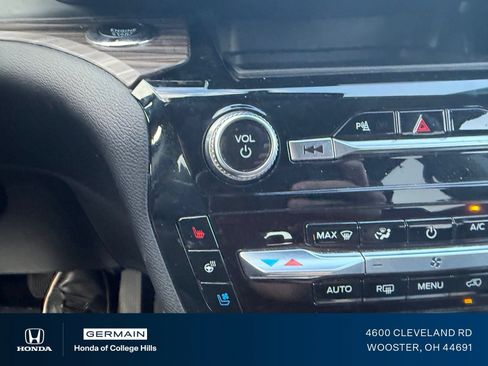Used 2024 Ford Explorer Limited AWD/4WD image 23