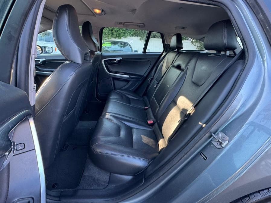 Used 2017 Volvo V60 T5 Premier w/ Convenience Package AWD/4WD image 24