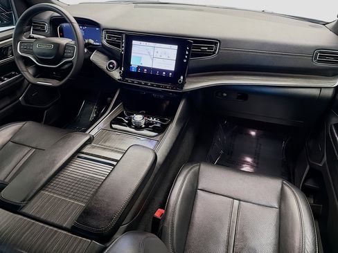 Used 2024 Jeep Wagoneer Series III image 12