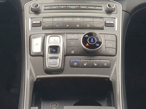 Used 2023 Hyundai Santa Fe Limited AWD/4WD image 18