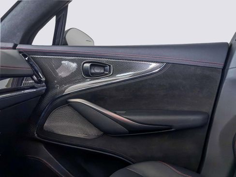 Used 2025 Aston Martin DBX 707 image 12