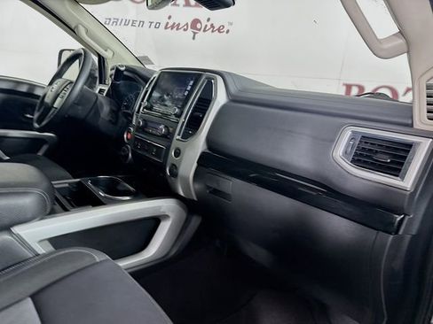 Used 2021 Nissan Titan SV w/ SV Convenience Package image 33