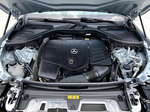 Certified 2025 Mercedes-Benz GLC 300 image 11