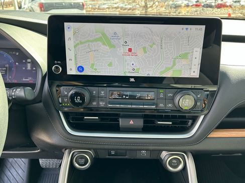 Used 2025 Toyota Grand Highlander AWD image 21