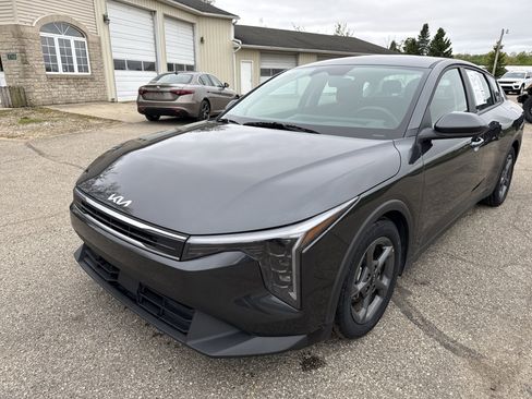 Used 2025 Kia K4 FWD image 9