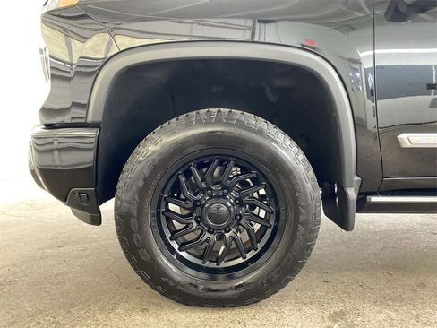 Used 2024 Chevrolet Silverado 2500 High Country w/ High Country Premium Package image 12