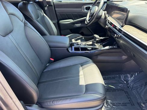 Used 2024 Kia Sorento SX AWD/4WD image 7