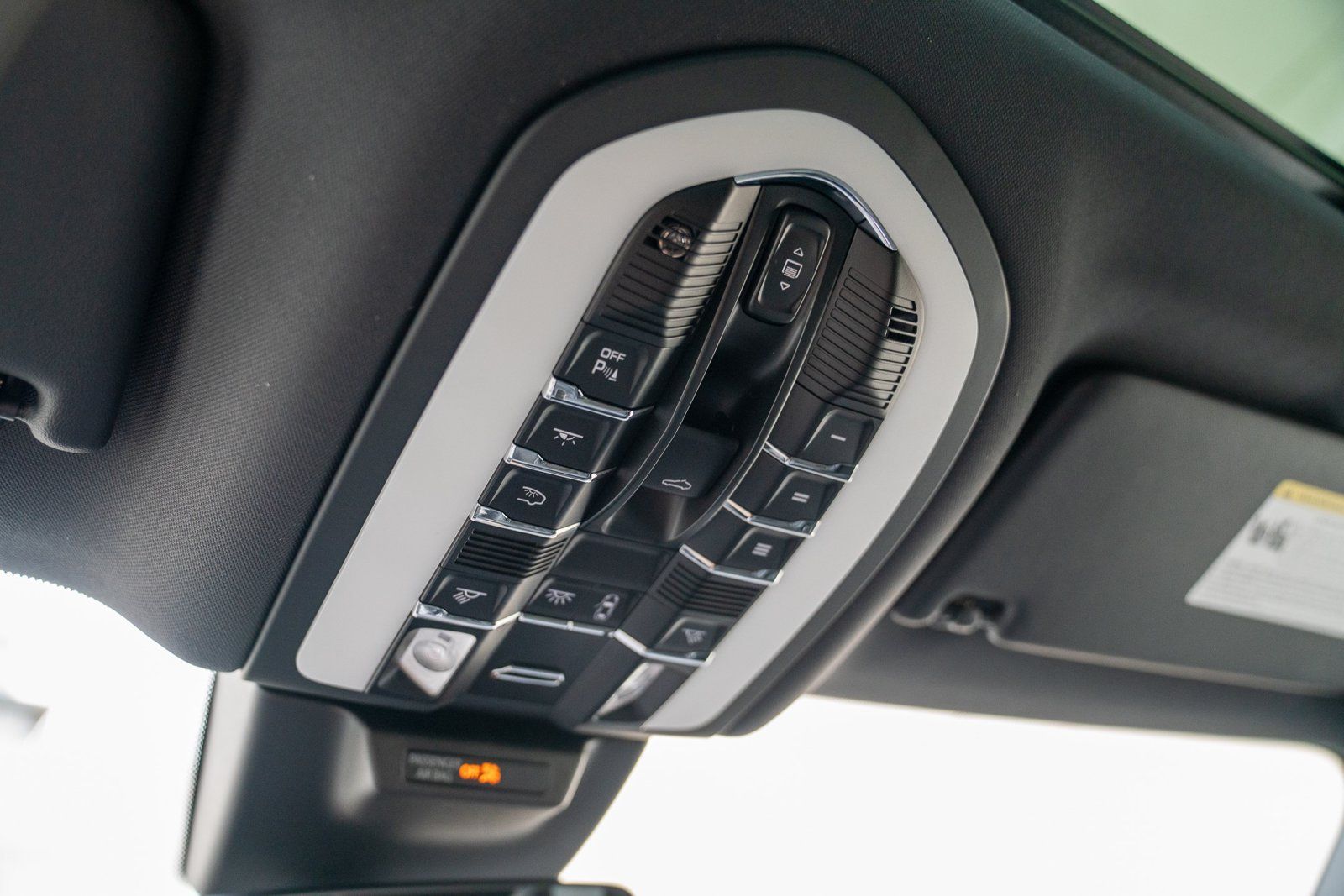 Certified 2026 Porsche Macan AWD/4WD image 21