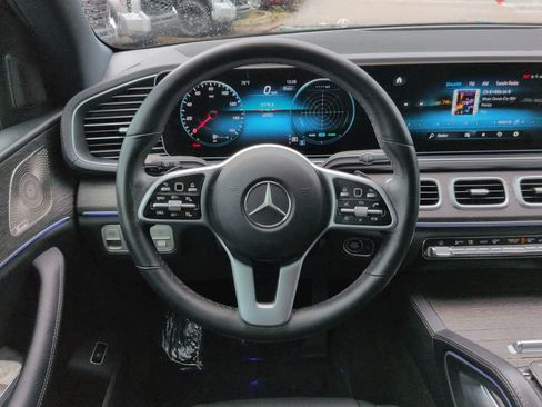 Used 2021 Mercedes-Benz GLS 450 4MATIC image 16