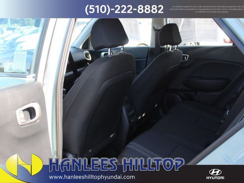 Used 2025 Hyundai Venue SEL image 14