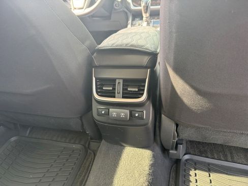 Used 2020 Subaru Outback Limited image 23
