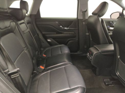 Used 2022 Lincoln Corsair AWD w/ Premium Package image 19