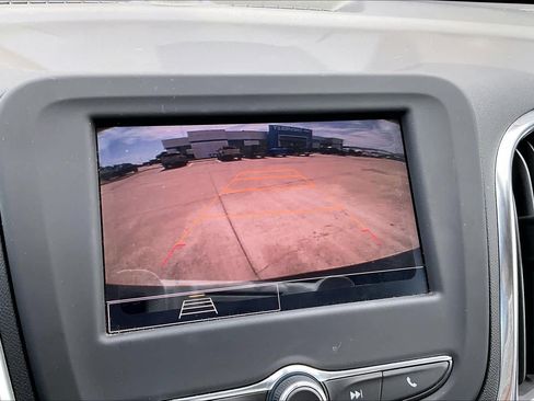 Used 2024 Chevrolet Equinox LT FWD image 26