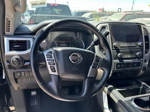 Used 2022 Nissan Titan SV RWD image 11
