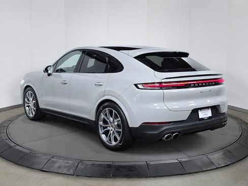 Certified 2024 Porsche Cayenne S AWD/4WD image 3