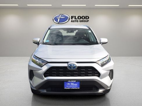 Used 2021 Toyota RAV4 LE w/ Carpet Mat Package (TMS) AWD/4WD image 2