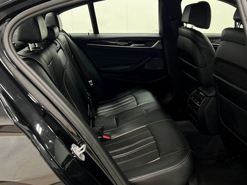 Used 2018 BMW M550i xDrive AWD/4WD image 33