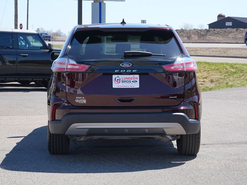 Used 2024 Ford Edge SEL w/ Convenience Package image 4