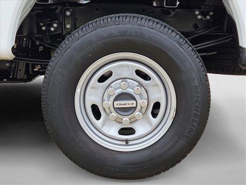 Used 2023 Ford F250 XL w/ FX4 Off-Road Package image 24