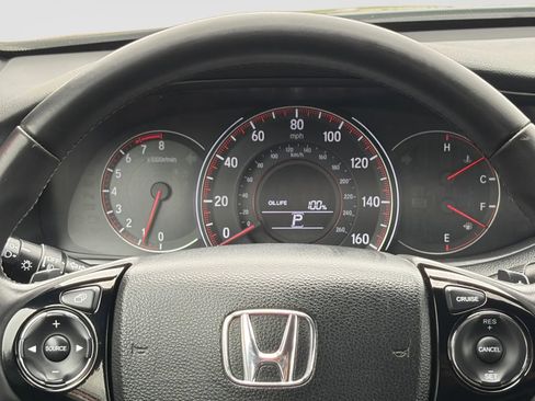 Used 2017 Honda Accord Sport image 29