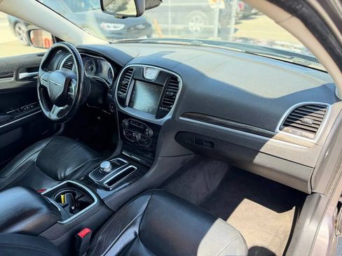 Used 2015 Chrysler 300 Limited RWD image 36
