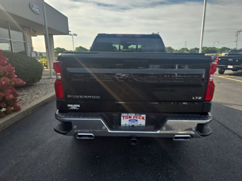 Used 2023 Chevrolet Silverado 1500 LTZ w/ Technology Package image 7