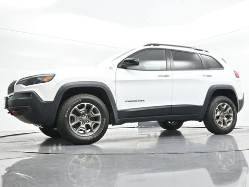 Used 2022 Jeep Cherokee Trailhawk w/ Premium Leather Package AWD/4WD image 49