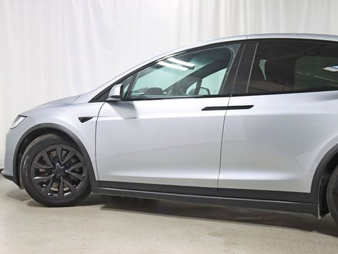 Used 2025 Tesla Model X image 12
