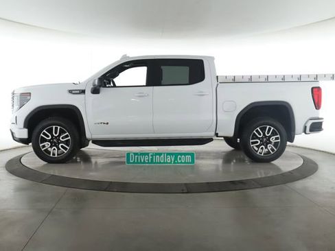 Used 2025 GMC Sierra 1500 AT4 w/ Technology Package AWD/4WD image 9