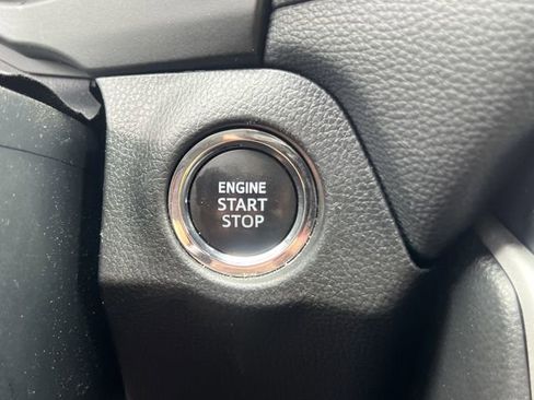 Used 2024 Toyota RAV4 XLE FWD image 31